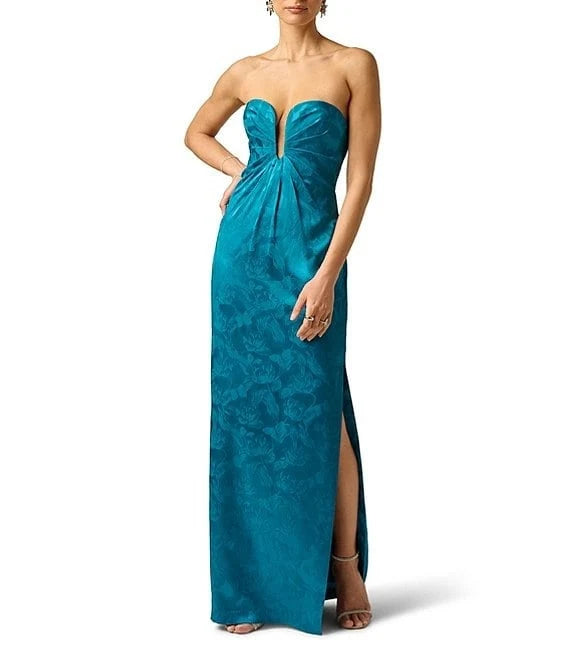 ADRIANNA PAPELL TEXTURED CREPE GOWN